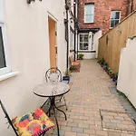 50 West Street Edelweiss Scarborough