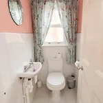 50 West Street Edelweiss Scarborough