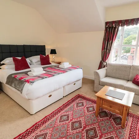 50 West Street Edelweiss Scarborough