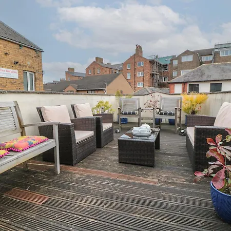 50 West Street Edelweiss * Scarborough