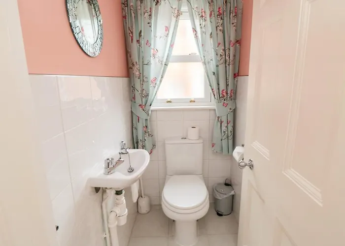 50 West Street Edelweiss Scarborough